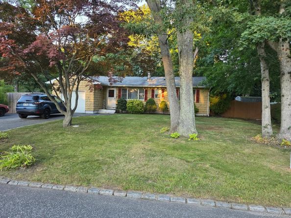 139 Parkside Avenue, Miller Place NY 11764