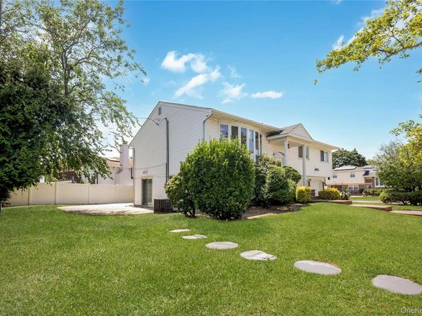 900 Flanders Drive, North Woodmere NY 11581