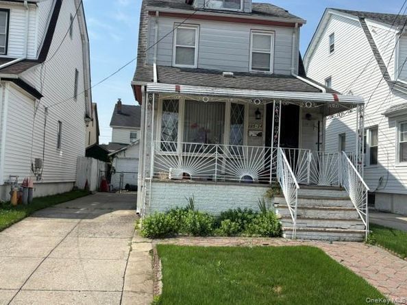 225-24 105th Avenue, Queens Village NY 11429