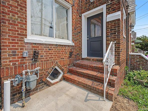 9431 239th Street, Floral Park NY 11001