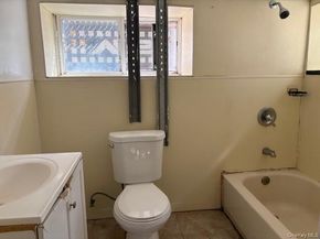 13624 220th Street, Springfield Gardens NY 11413