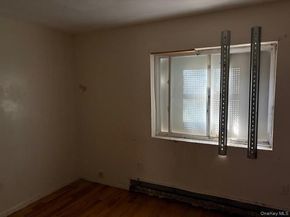 13624 220th Street, Springfield Gardens NY 11413