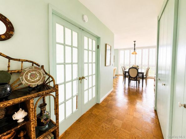 27110 Grand Central Parkway 7V, Floral Park NY 11005