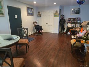 13 Granada Crescent 7, White Plains NY 10603