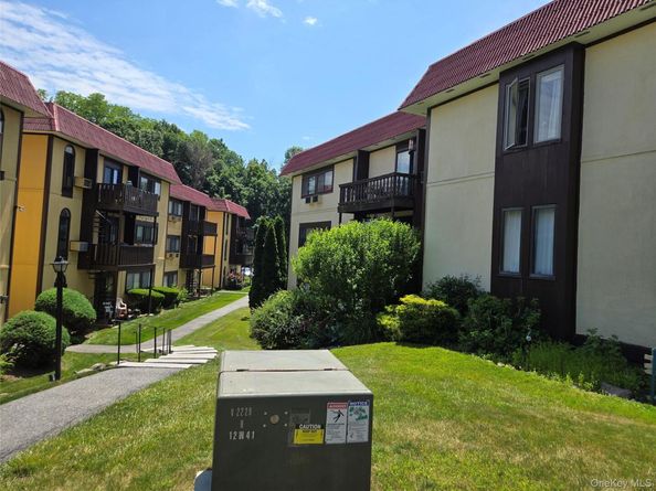 13 Granada Crescent 7, White Plains NY 10603