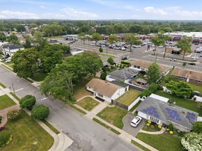 67 E End Avenue, Hicksville NY 11801