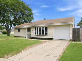 67 E End Avenue, Hicksville NY 11801