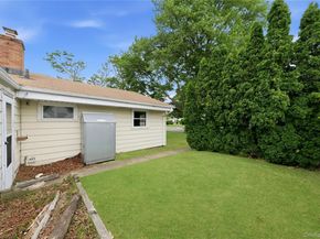 67 E End Avenue, Hicksville NY 11801