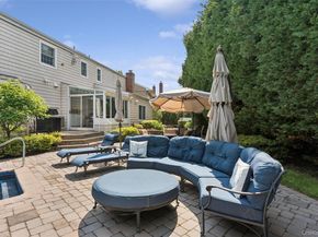 2539 Bradley Court, Merrick NY 11566