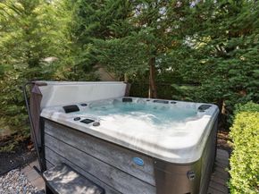 2539 Bradley Court, Merrick NY 11566