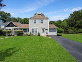 6 Woodchuck Trail, Coram NY 11727