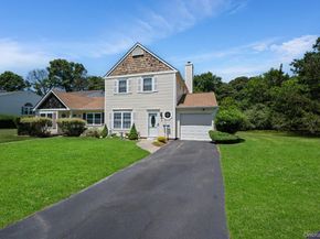 6 Woodchuck Trail, Coram NY 11727