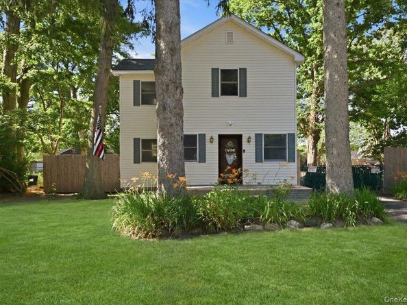 12 Thorne Street, Ronkonkoma NY 11779