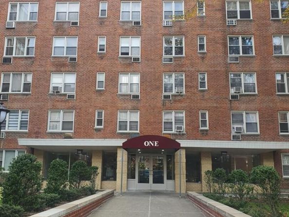 1 Sadore lane 3u, Yonkers NY 10710