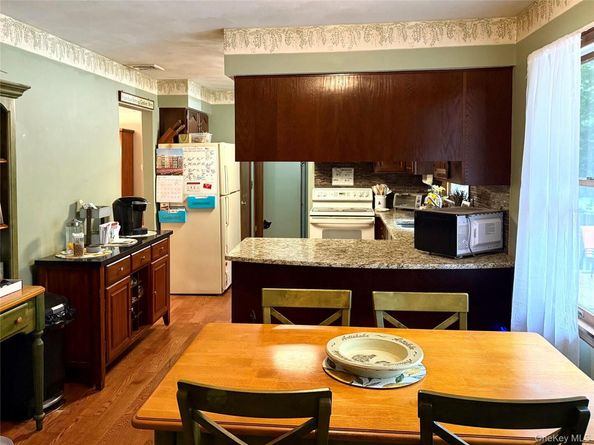 33A Hillside Avenue, Saint James NY 11780