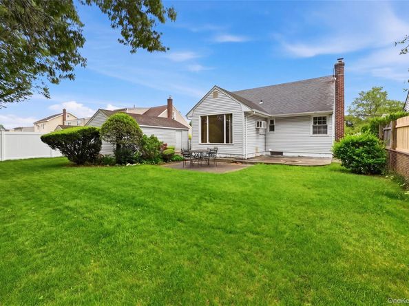 659 Diellen Lane, Elmont NY 11003