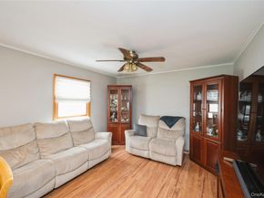 25 Rock Lane, Levittown NY 11756