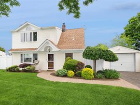 25 Rock Lane, Levittown NY 11756