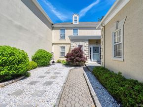 10 Swan Court, Glen Cove NY 11542