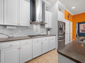 10 Swan Court, Glen Cove NY 11542