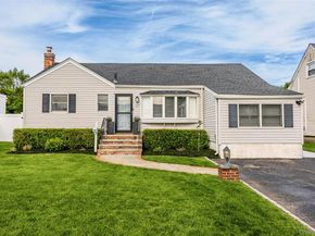 17 Shelly Court, Plainview NY 11803