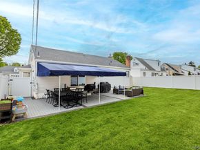 17 Shelly Court, Plainview NY 11803
