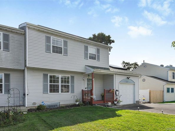 39 Elm Street, Central Islip NY 11722