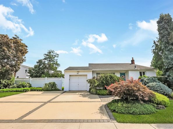 65 Graham Street, Farmingdale NY 11735