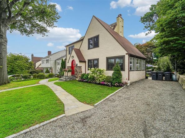 7 Parkview Court, White Plains NY 10603