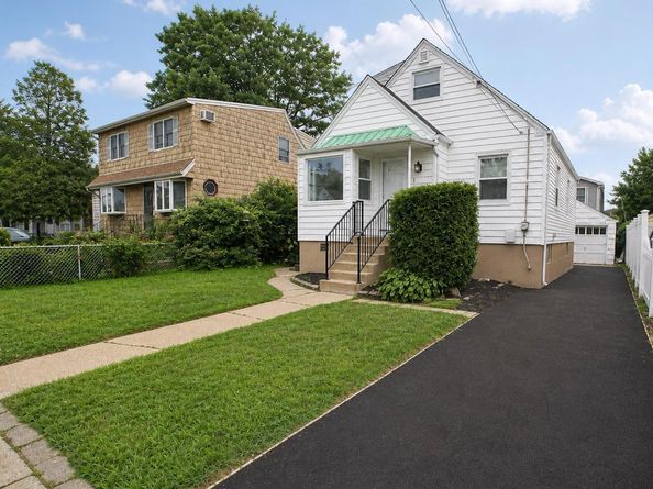 15 Berkshire Road, Merrick NY 11566