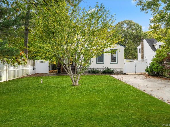 26 Dawn Drive, Shirley NY 11967