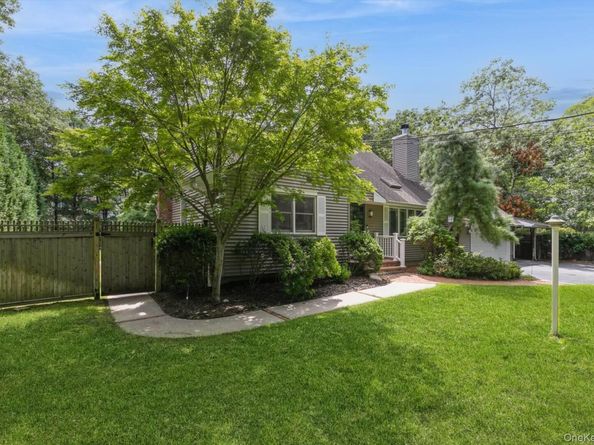 10 W Landing Road, Hampton Bays NY 11946