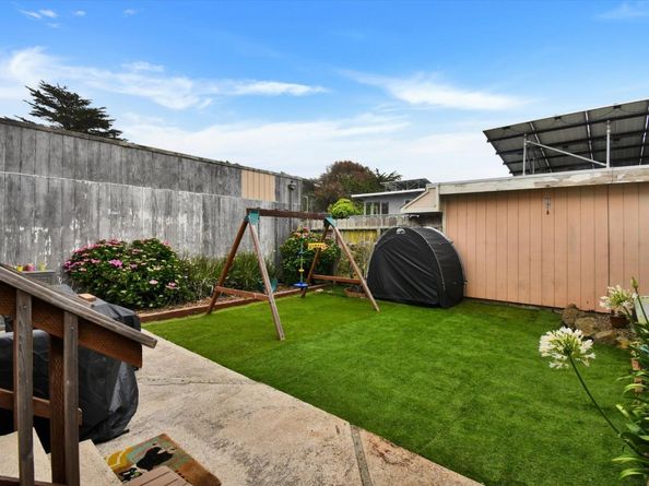 Clarendon, Pacifica CA 94044