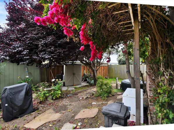 Clarendon, Pacifica CA 94044
