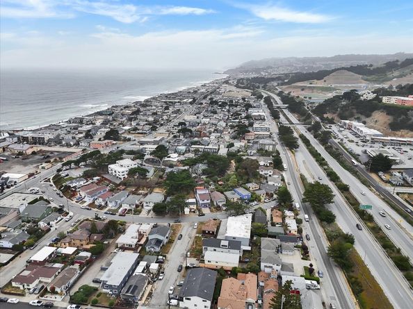 Clarendon, Pacifica CA 94044