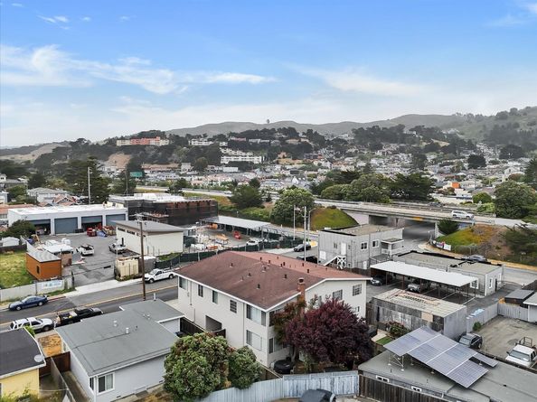Clarendon, Pacifica CA 94044