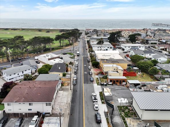 Clarendon, Pacifica CA 94044