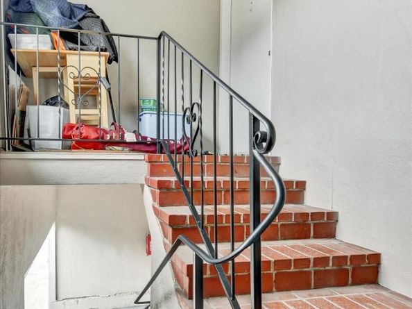 Clarendon, Pacifica CA 94044