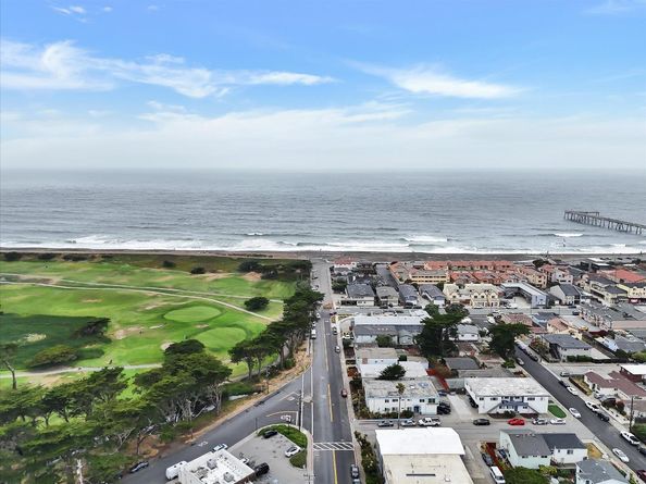 Clarendon, Pacifica CA 94044
