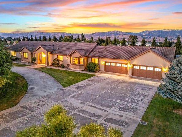 12320 Highland Estates Lane, San Martin CA 95046