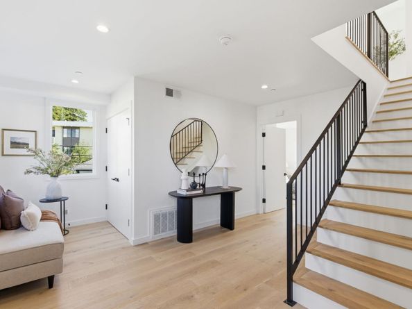 1433 Floribunda Avenue 8, Burlingame CA 94010
