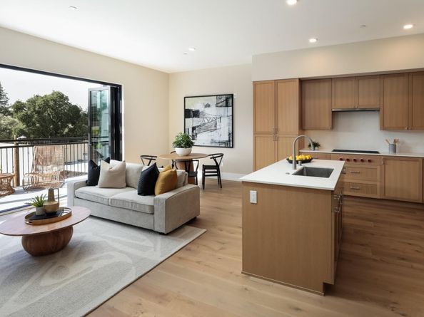 389 First Street 31, Los Altos CA 94022