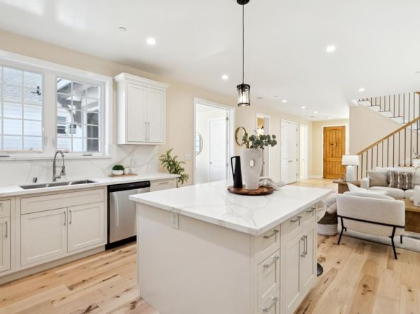 121 S Fremont Street, San Mateo CA 94401