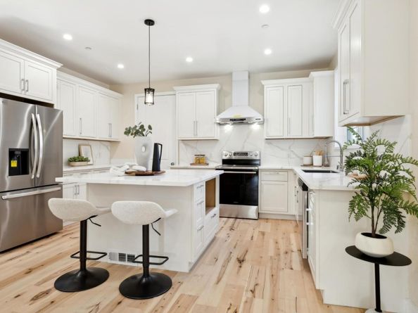 121 S Fremont Street, San Mateo CA 94401