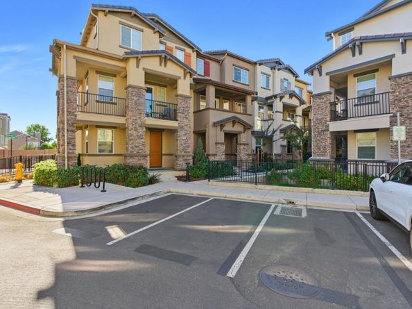 24548 Autumn Mist Way, Hayward CA 94544