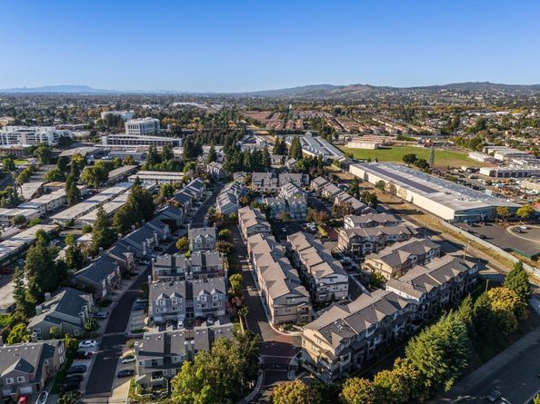 24548 Autumn Mist Way, Hayward CA 94544