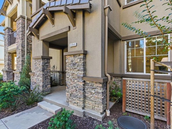 24548 Autumn Mist Way, Hayward CA 94544