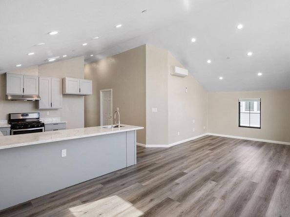 1432 8th Avenue, Oakland CA 94606