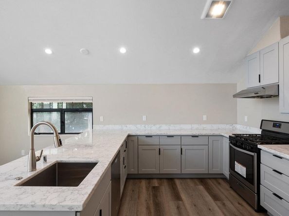 1432 8th Avenue, Oakland CA 94606