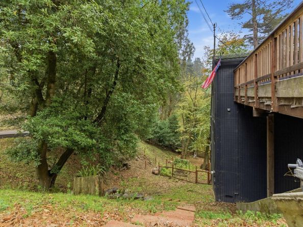 2343 Arrowhead Drive, Oakland CA 94611